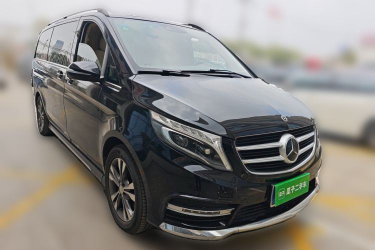 Used Mercedes-Benz V-Class 2017 V 260 Avantgarde Edition Front Right 45 Deg