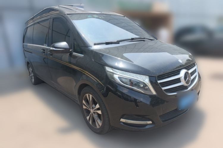 Used Mercedes-Benz V-Class  Front Right 45 Deg