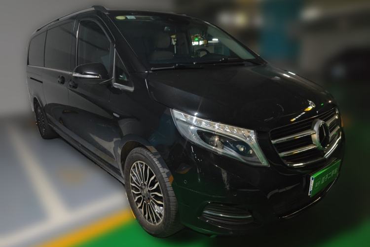 Used Mercedes-Benz V-Class 2017 V 260 L Prestige Extended Edition Front Right 45 Deg