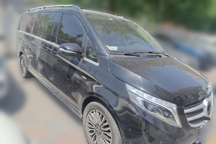 Used Mercedes-Benz V-Class 2017 V 260 L Prestige Extended Edition Front Right 45 Deg