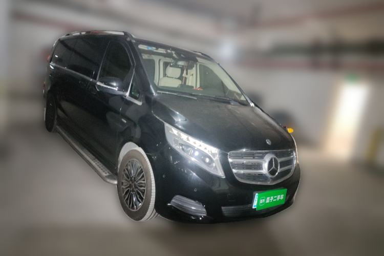Used Mercedes-Benz V-Class 2017 V 260 L Prestige Extended Edition Front Right 45 Deg