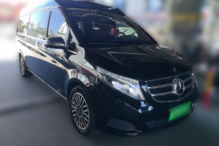 Used Mercedes-Benz V-Class 2017 V 260 L Prestige Extended Edition Front Right 45 Deg