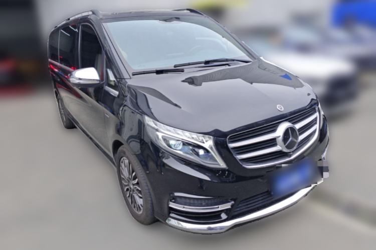 Used Mercedes-Benz V-Class 2017 V 260 L Prestige Extended Edition Front Right 45 Deg