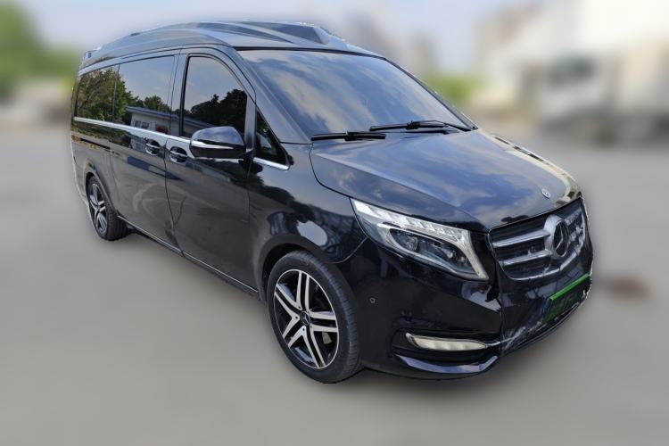 Used Mercedes-Benz V-Class  Front Right 45 Deg