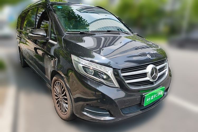 Used Mercedes-Benz V-Class 2017 V 260 L Prestige Extended Edition Front Right 45 Deg