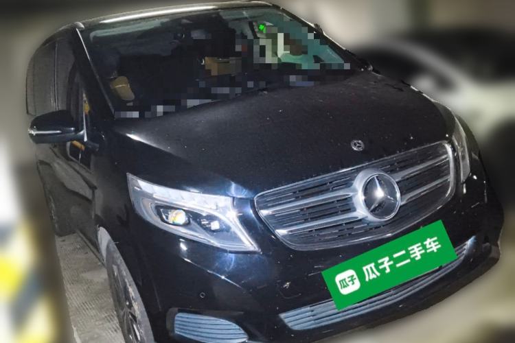 Used Mercedes-Benz V-Class 2017 V 260 Avantgarde Edition Front Right 45 Deg