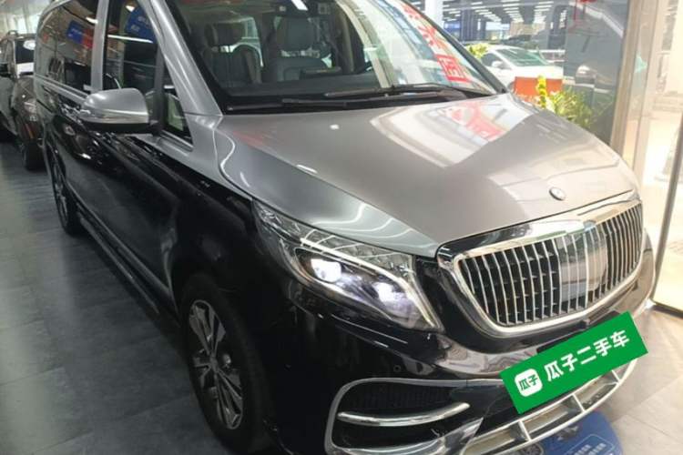 Used Mercedes-Benz V-Class 2017 V 260 Avantgarde Edition Front Right 45 Deg