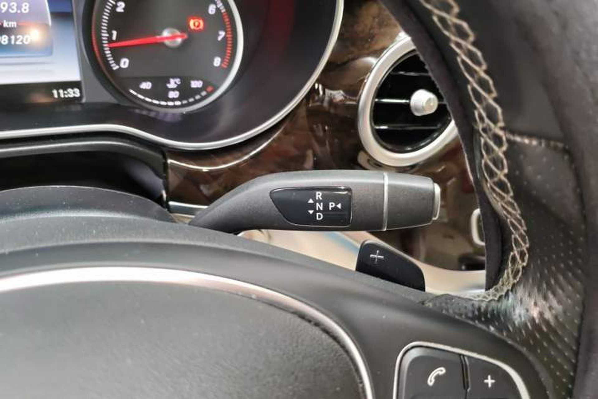 Used Mercedes-Benz V-Class 2017 V 260 L Prestige Extended Edition Gear Lever