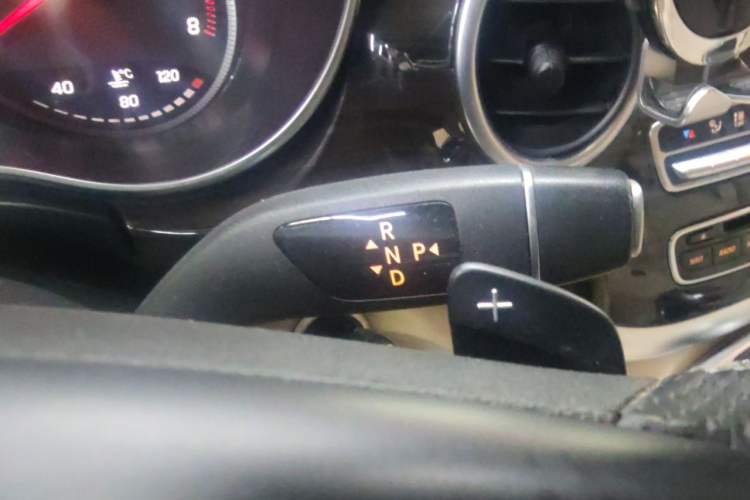 Used Mercedes-Benz V-Class 2017 V 260 Prestige Edition Gear Lever