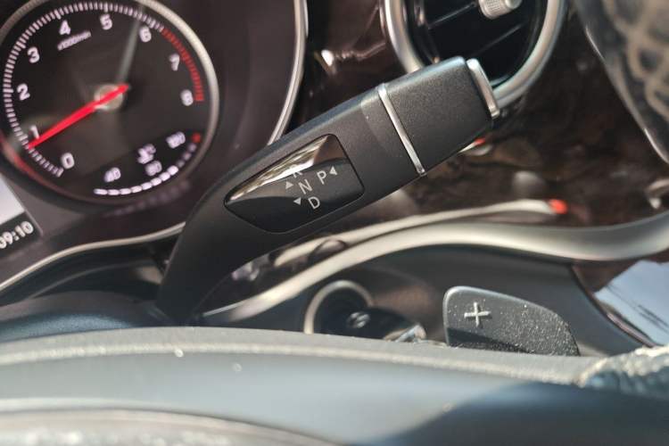 Used Mercedes-Benz V-Class 2017 V 260 Prestige Edition Gear Lever