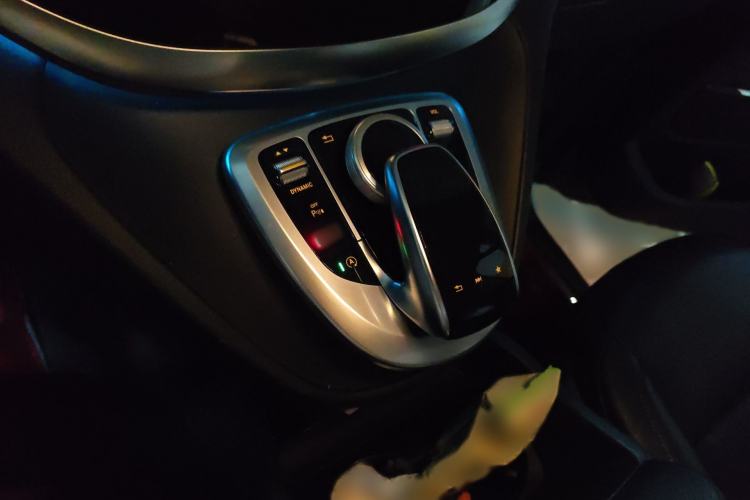 Used Mercedes-Benz V-Class 2017 V 260 L Prestige Extended Edition Gear Lever