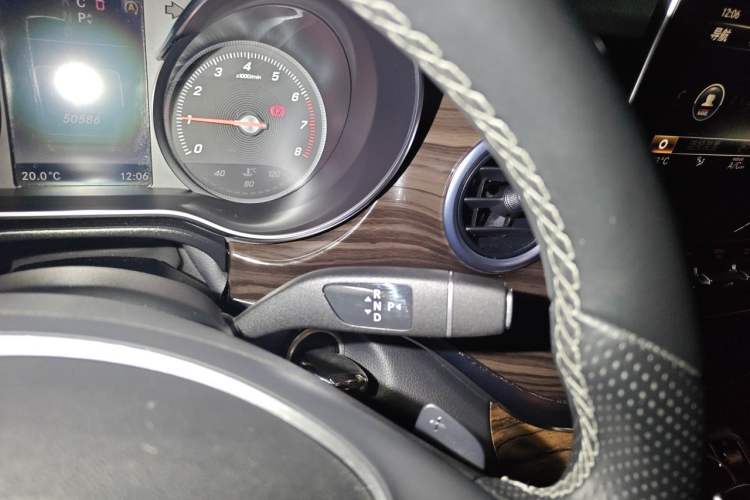 Used Mercedes-Benz V-Class 2017 V 260 Avantgarde Edition Gear Lever