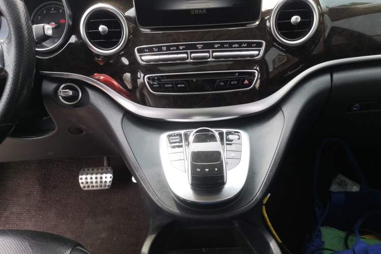 Used Mercedes-Benz V-Class 2017 V 260 Prestige Edition Gear Lever