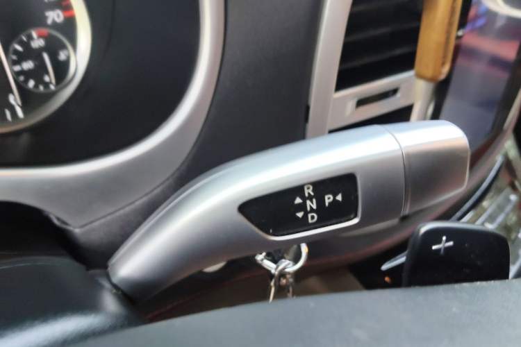 Used Mercedes-Benz V-Class  Gear Lever