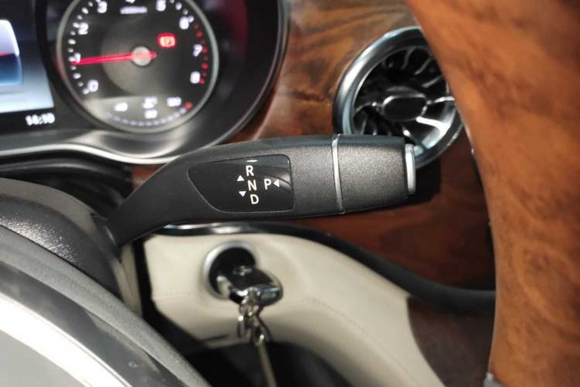 Used Mercedes-Benz V-Class 2017 V250 2.0T U.S. Spec Gear Lever