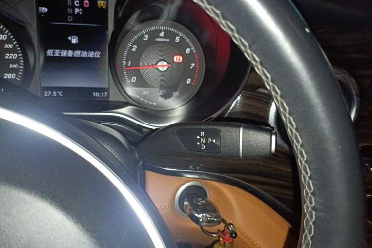 Used Mercedes-Benz V-Class 2017 V 260 Avantgarde Edition Gear Lever