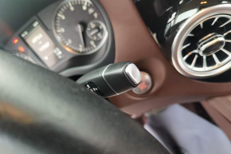 Used Mercedes-Benz V-Class 2017 V250 2.0T U.S. Spec Gear Lever