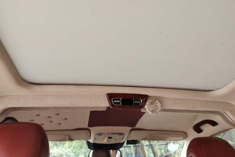 Used Mercedes-Benz V-Class 2017 V 260 L Prestige Extended Edition Headliner
