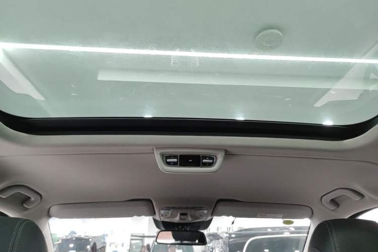 Used Mercedes-Benz V-Class 2017 V 260 L Prestige Extended Edition Headliner