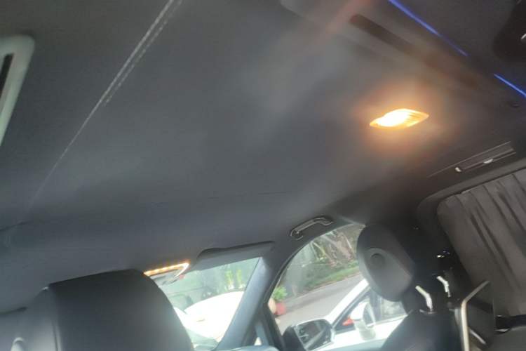 Used Mercedes-Benz V-Class  Headliner