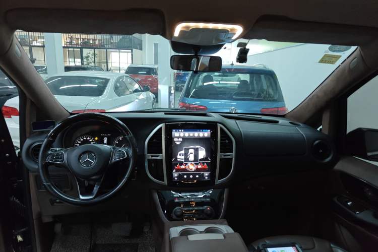 Used Mercedes-Benz V-Class  Headliner