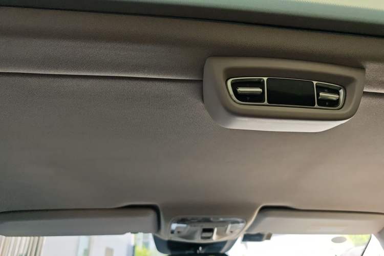 Used Mercedes-Benz V-Class 2017 V 260 Prestige Edition Headliner