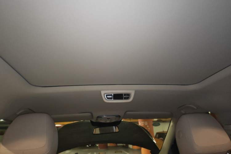 Used Mercedes-Benz V-Class 2017 V 260 Avantgarde Edition Headliner