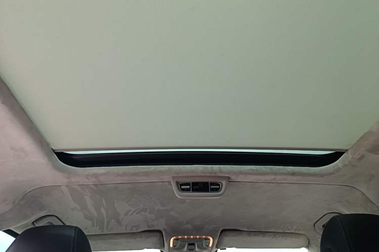 Used Mercedes-Benz V-Class 2017 V 260 L Prestige Extended Edition Headliner