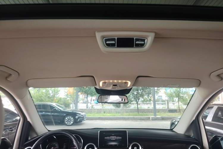 Used Mercedes-Benz V-Class 2017 V 260 L Prestige Extended Edition Headliner