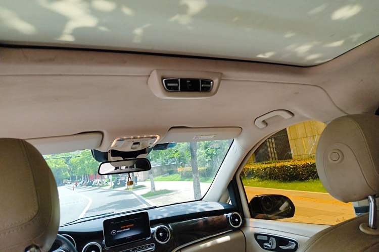 Used Mercedes-Benz V-Class 2017 V 260 L Prestige Extended Edition Headliner