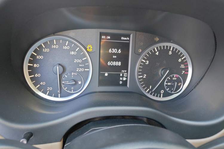 Used Mercedes-Benz V-Class  Instrument Cluster