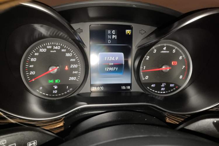 Used Mercedes-Benz V-Class 2017 2.0T Basic Extended Middle East Instrument Cluster