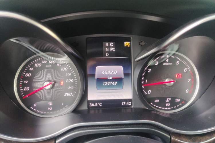 Used Mercedes-Benz V-Class 2017 V 260 L Prestige Extended Edition Instrument Cluster