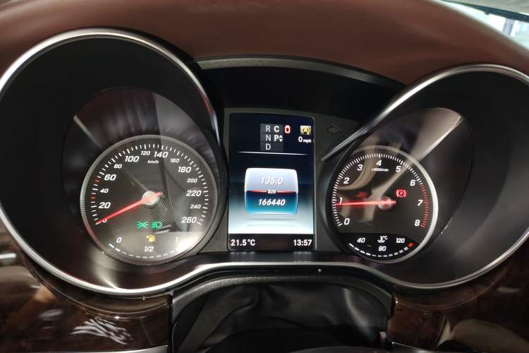 Used Mercedes-Benz V-Class 2017 V 260 Prestige Edition Instrument Cluster