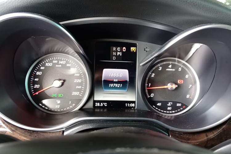 Used Mercedes-Benz V-Class 2017 V 260 L Prestige Extended Edition Instrument Cluster
