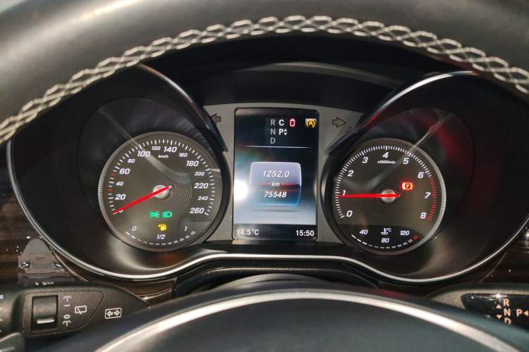 Used Mercedes-Benz V-Class 2017 V 260 Avantgarde Edition Instrument Cluster