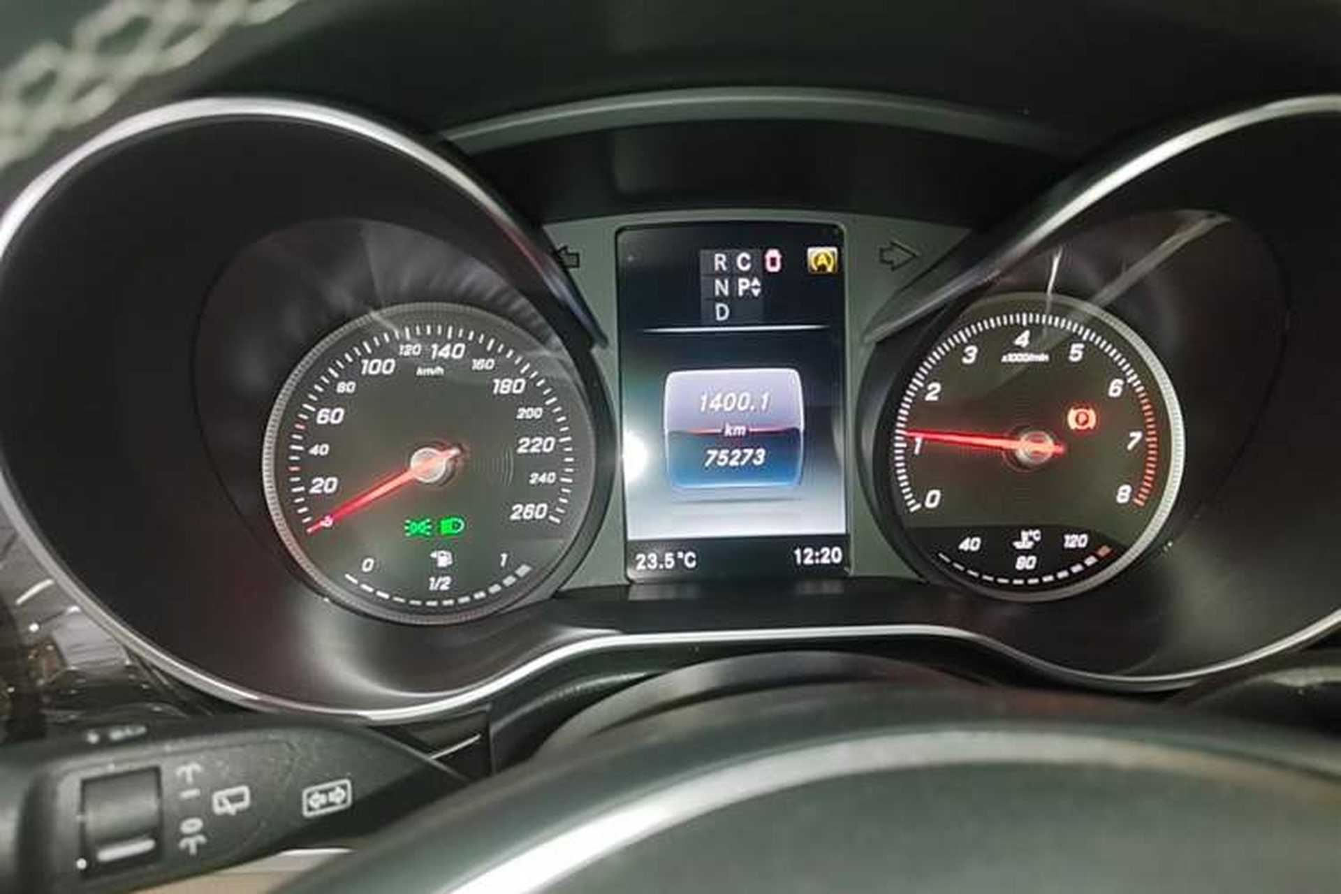 Used Mercedes-Benz V-Class 2017 V 260 Avantgarde Edition Instrument Cluster