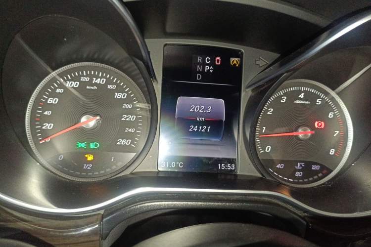 Used Mercedes-Benz V-Class 2017 V 260 Avantgarde Edition Instrument Cluster