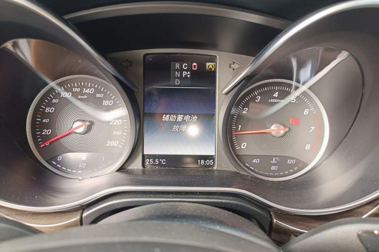 Used Mercedes-Benz V-Class 2017 V 260 Avantgarde Edition Instrument Cluster
