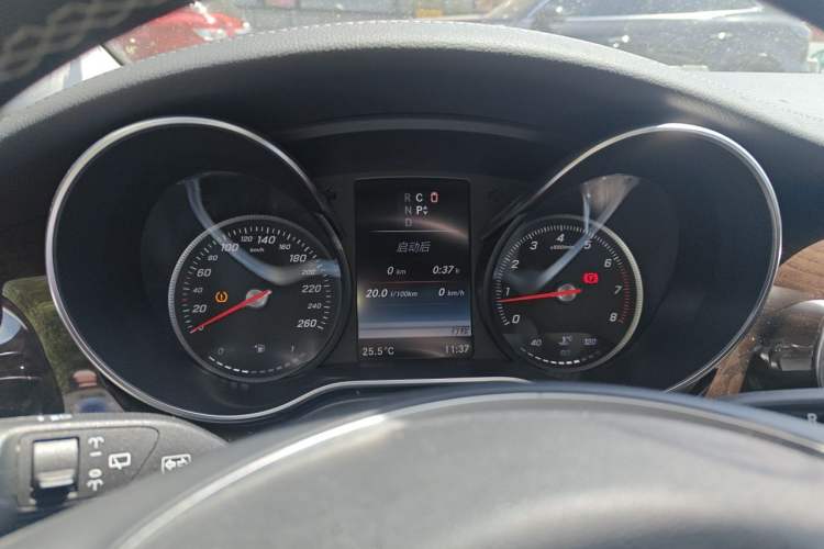 Used Mercedes-Benz V-Class 2017 V 260 L Prestige Extended Edition Instrument Cluster