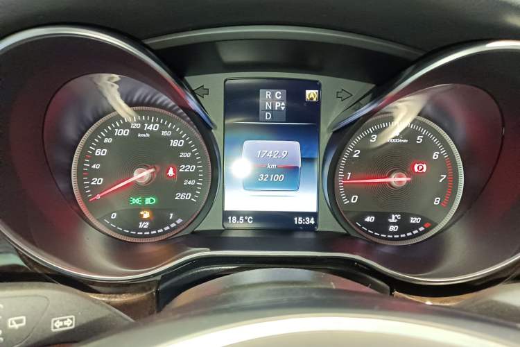 Used Mercedes-Benz V-Class 2017 V 260 L Prestige Extended Edition Instrument Cluster