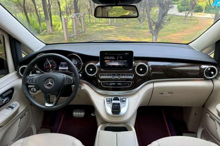 Used Mercedes-Benz V-Class 2017 V 260 Prestige Edition Interior 1