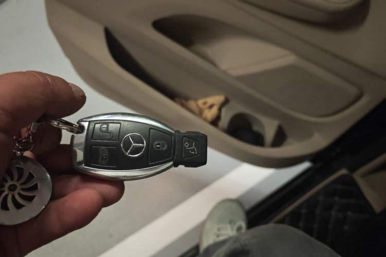 Used Mercedes-Benz V-Class 2017 V 260 Avantgarde Edition Interior 1