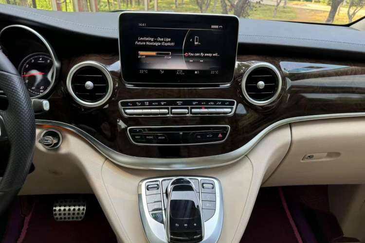 Used Mercedes-Benz V-Class 2017 V 260 Prestige Edition Interior 2