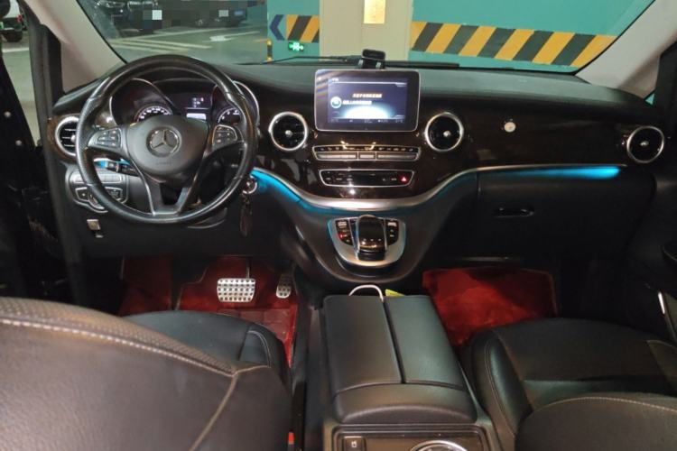 Used Mercedes-Benz V-Class 2017 V 260 L Prestige Extended Edition Interior 2