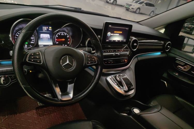 Used Mercedes-Benz V-Class 2017 V 260 L Prestige Extended Edition Interior 3
