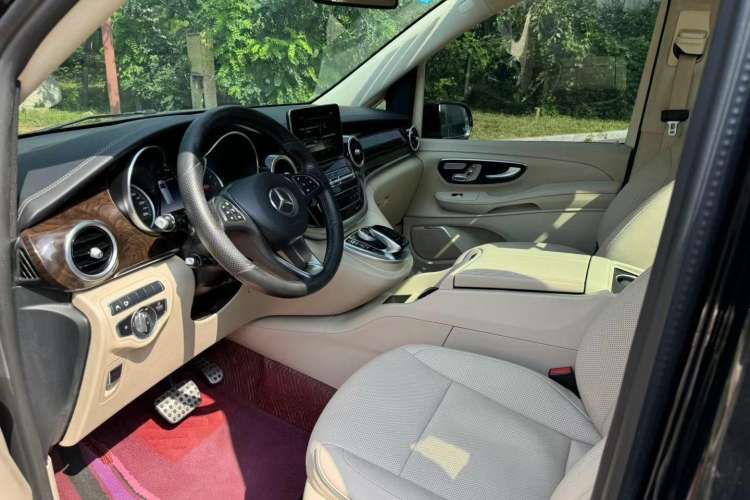 Used Mercedes-Benz V-Class 2017 V 260 Prestige Edition Interior 3