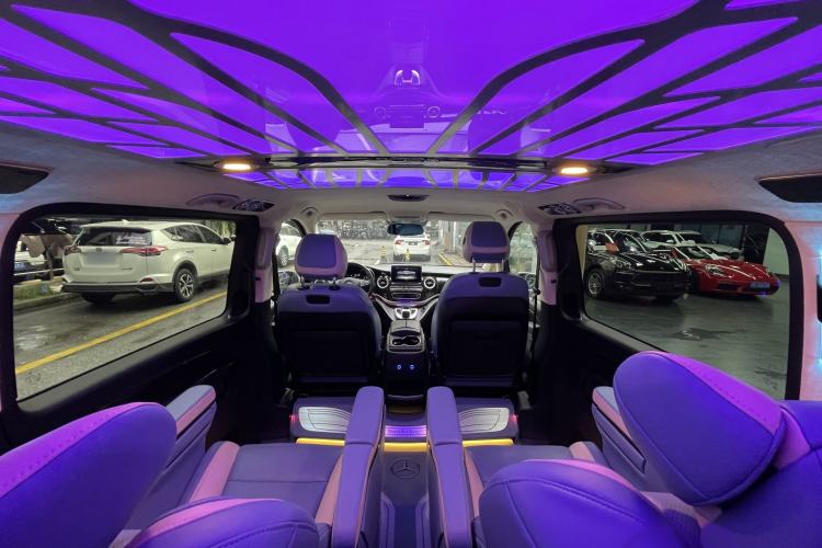 Used Mercedes-Benz V-Class 2017 V 260 Avantgarde Edition Interior 5