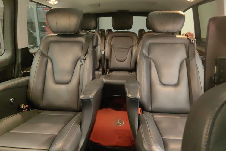 Used Mercedes-Benz V-Class 2017 V 260 L Prestige Extended Edition Interior 6
