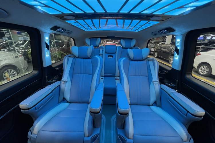 Used Mercedes-Benz V-Class 2017 V 260 Avantgarde Edition Interior 6